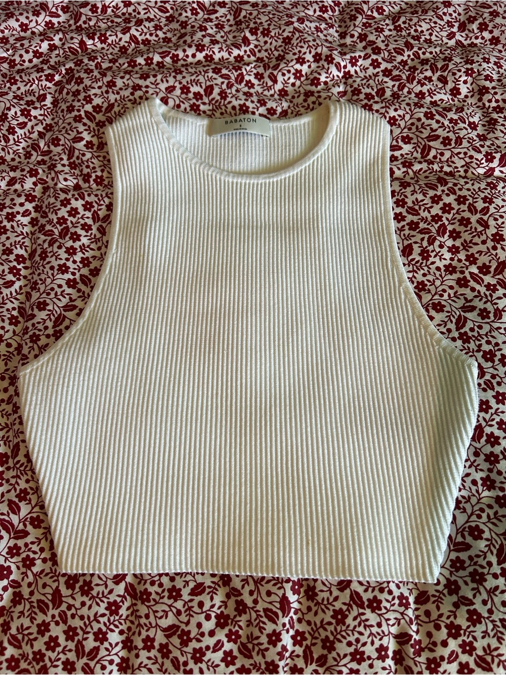 Aritzia crop top 🤍